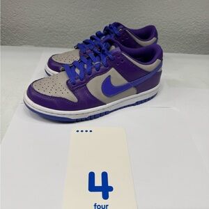 Nike Kids Sneakers in Purple and Gray